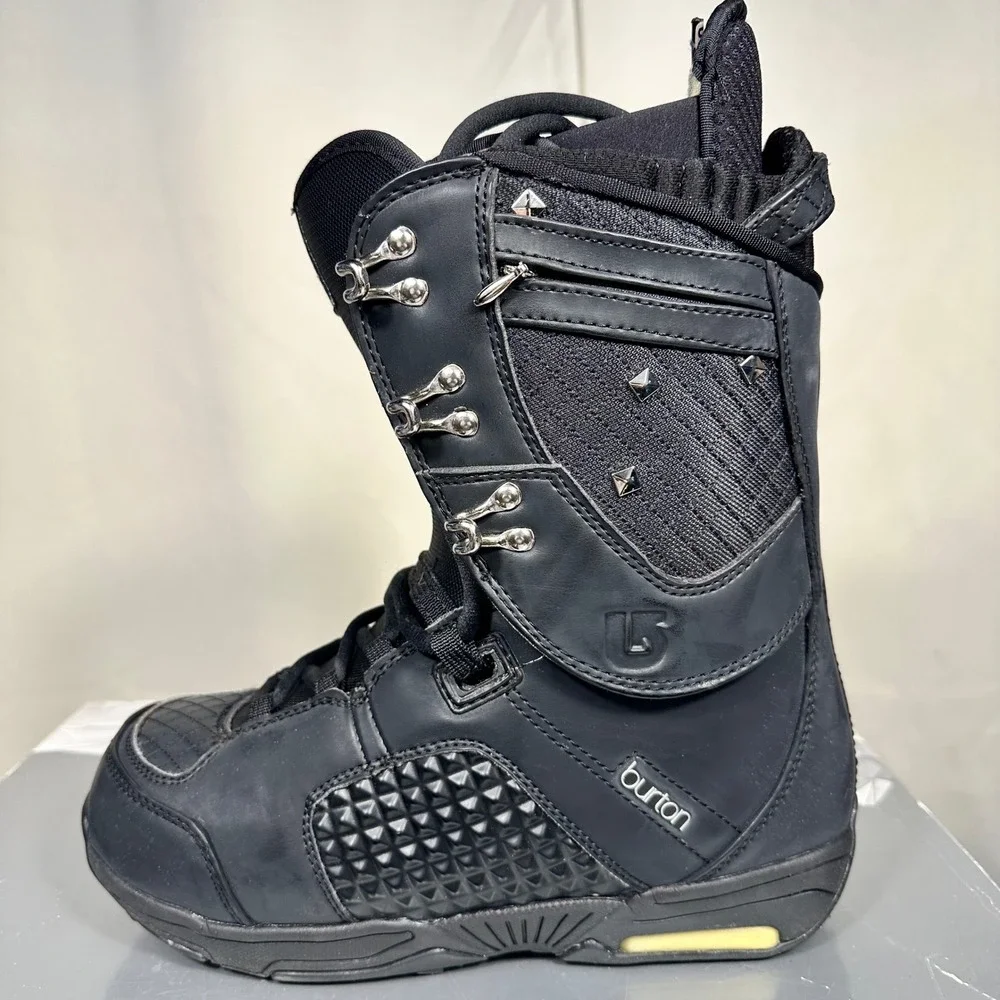 Burton Sapphire Snowboard Boots Womens 8 Black Chrome‎ Studded Excellent in Box